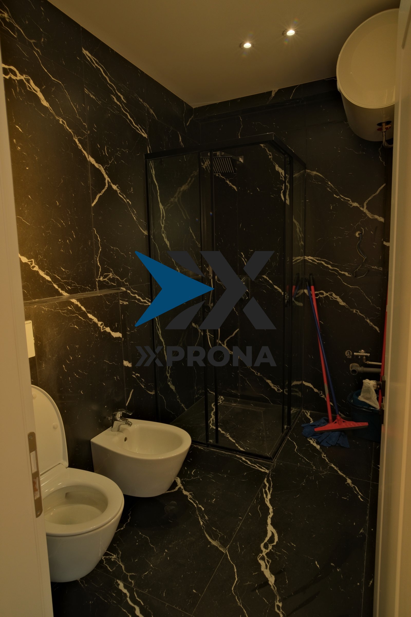 Shitet Apartament 2+1+2 me 2 poste parkimi ne Sauk - XPRONA 8